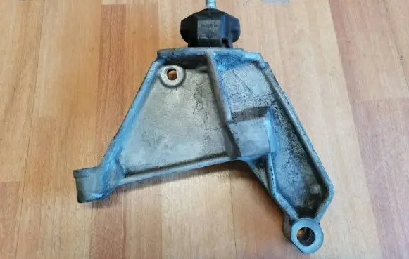 Renault Espace IV Gearbox mounting bracket 8200292830