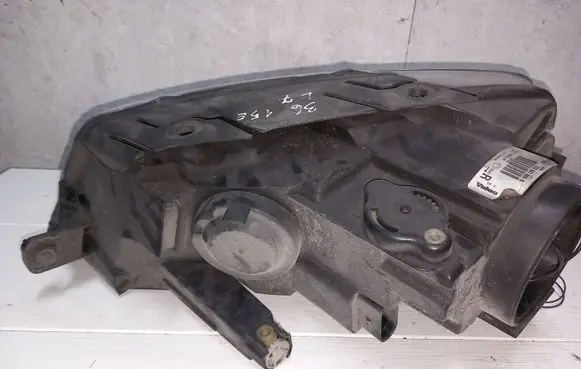 Volkswagen PASSAT B6 Headlight/headlamp