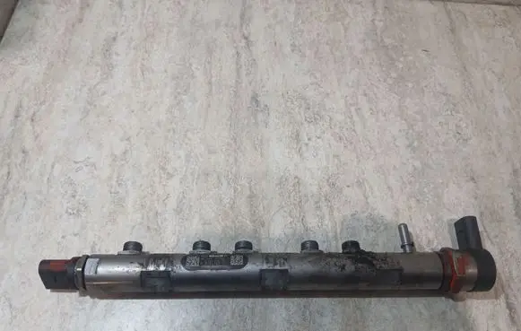 BMW 1 E81 E87 Fuel main line pipe 0281002738
