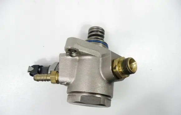 Seat Arona Fuel injection high pressure pump 04E127026BH
