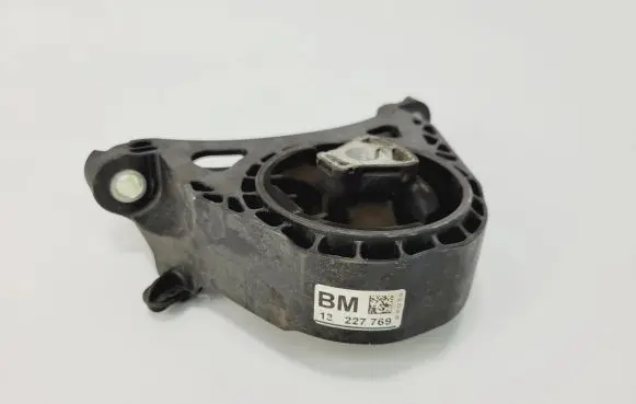 Opel Insignia A Engine mount bracket 13227769
