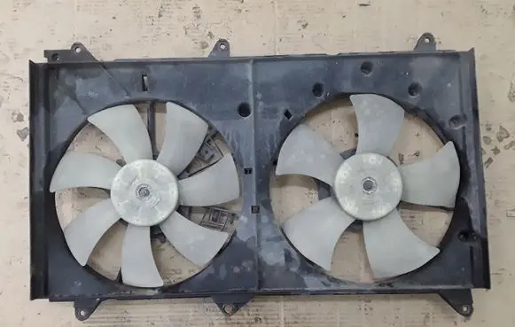 Toyota Avensis Verso Fan set NOCODE