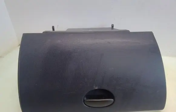 Peugeot 1007 Glove box