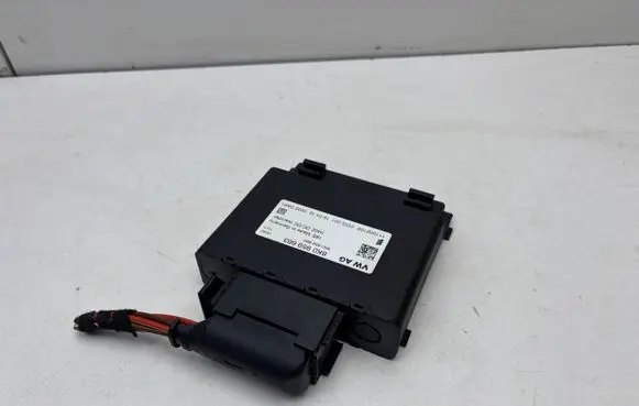 Audi Q3 8U Voltage converter/converter module 8K0959663