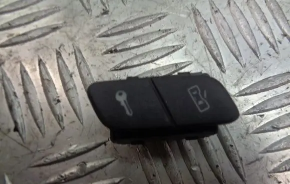 Volkswagen Polo IV 9N3 Other switches/knobs/shifts