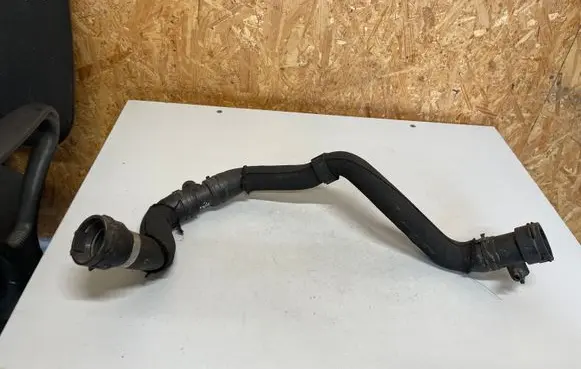 Audi A4 S4 B8 8K Engine coolant pipe/hose 8K0122293F