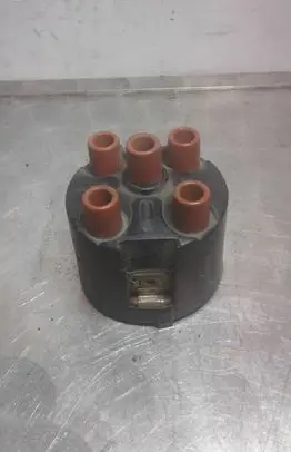 Volkswagen Golf III Spark distributor cap 051905207