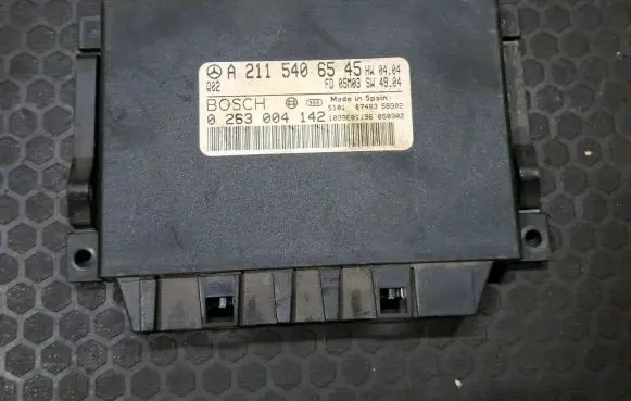 Mercedes-Benz E W211 Parking PDC control unit/module A2115406545