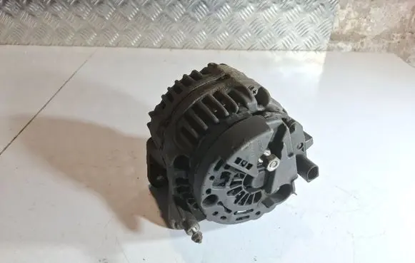 Volkswagen Caddy Generator/alternator 028903028D 0124325003