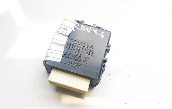 Toyota RAV 4 (XA40) Window wiper relay 8594042030 4230002080