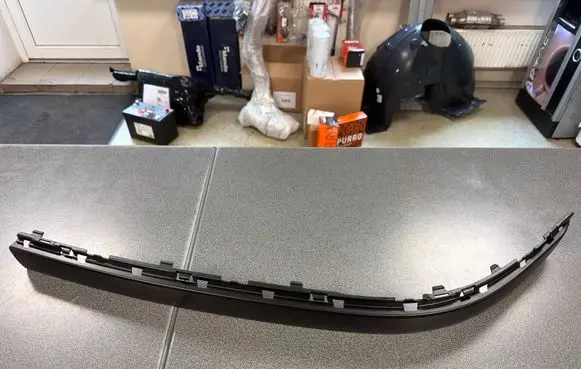 BMW 7 E65 E66 Front bumper splitter molding 51117142197