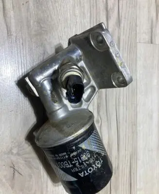 Toyota Hilux VIII Oil filter mounting bracket