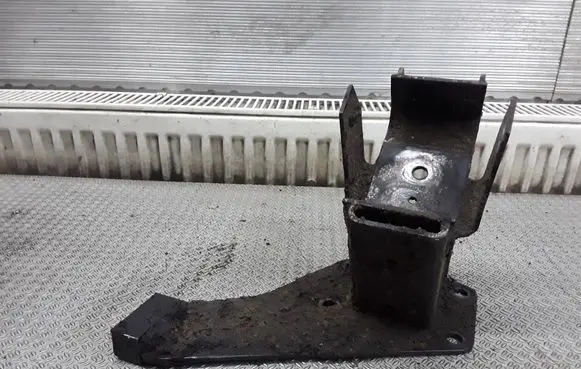 Land Rover Discovery Engine mounting bracket