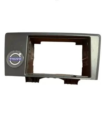 Volvo V70 Radio/GPS head unit trim 9184996