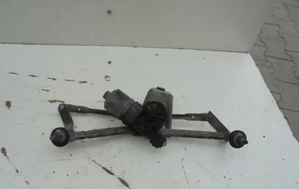 Peugeot 206 Front wiper linkage and motor