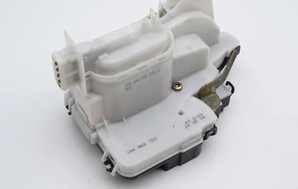 Volkswagen Golf III Rear door lock 1H4839015A 1H4862153