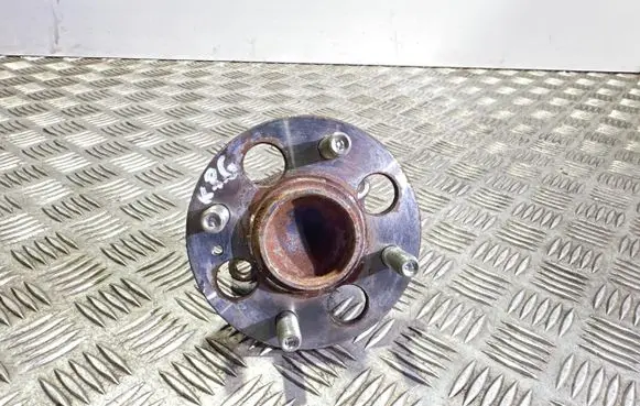 Hyundai i20 (GB IB) Rear wheel hub C800