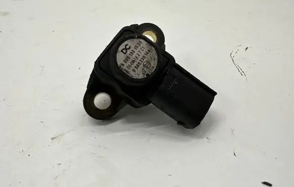 Mercedes-Benz E W211 Air pressure sensor A0061531528
