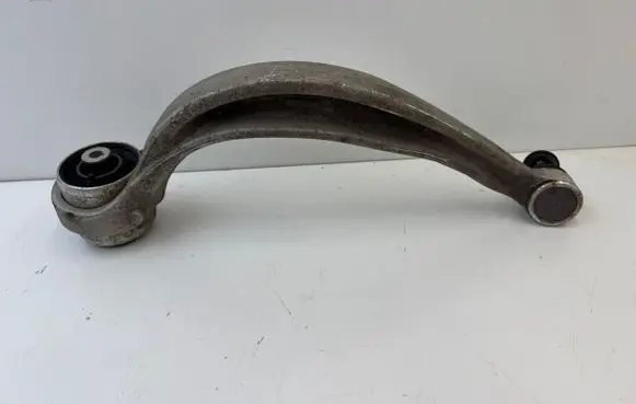 Audi Q7 4M Front lower control arm/wishbone 4M0407696C