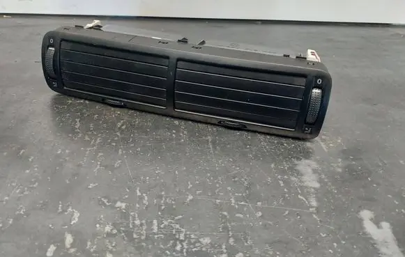 Volkswagen PASSAT B5 Dash center air vent grill 3B0819728D