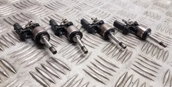 Volkswagen Tiguan Fuel injectors set 05E036A C01 C02