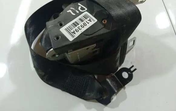 Volkswagen Polo IV 9N3 Front seatbelt 6q4857705H