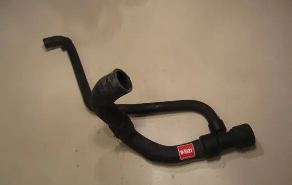 Audi A4 S4 B5 8D Engine coolant pipe/hose 8D0121055G