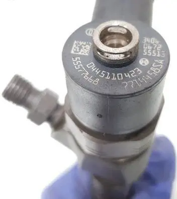 Opel Insignia A Fuel injector 0445110423 55577668