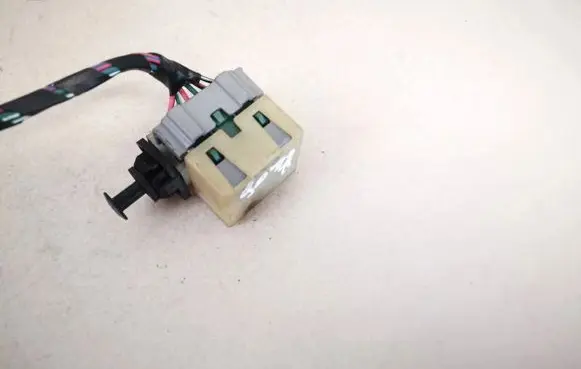 Chrysler 300 - 300C Brake pedal sensor switch 04671336 0277G31