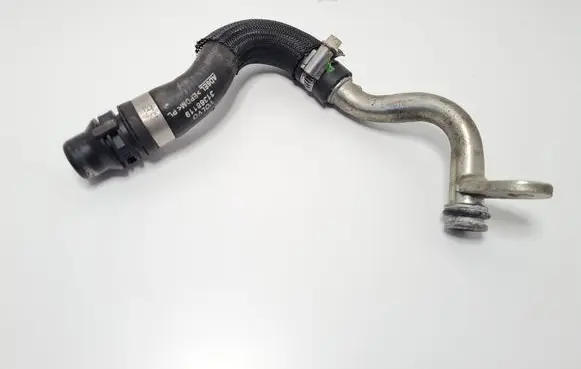 Volvo XC70 Engine coolant pipe/hose 31368119