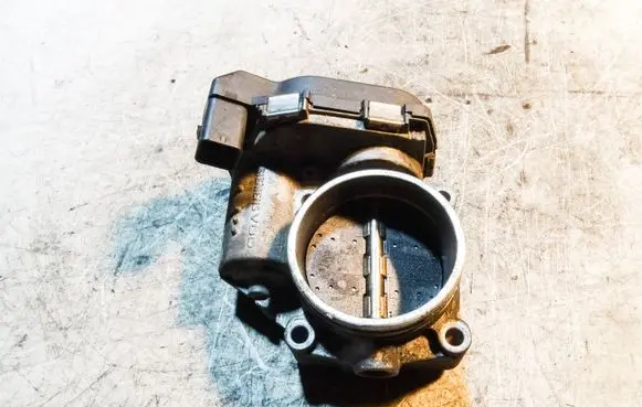 BMW 1 E81 E87 Throttle valve 354756106601 13547561066