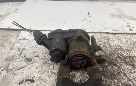 Mazda 6 Rear brake caliper 32355597