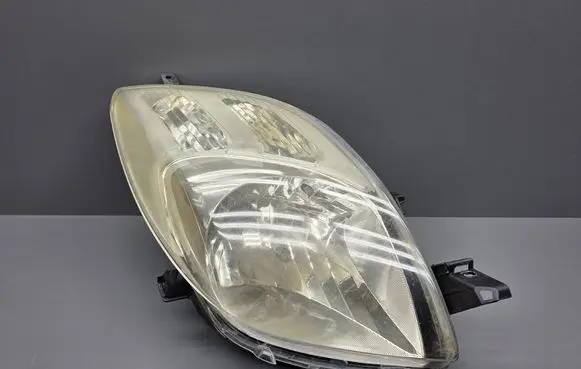 Toyota Yaris Headlight/headlamp 89900736 811100D120