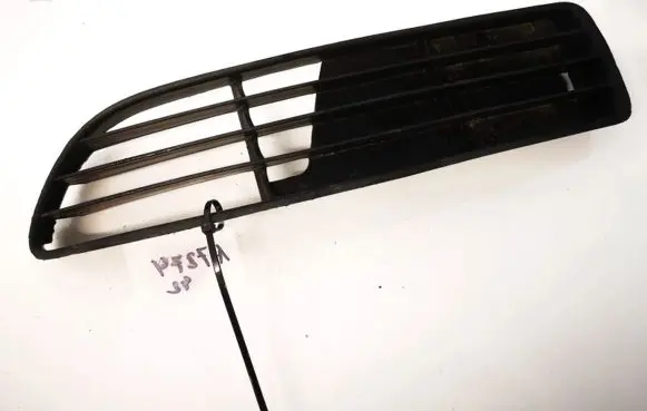 Audi A4 S4 B5 8D Front bumper lower grill 8d0807345