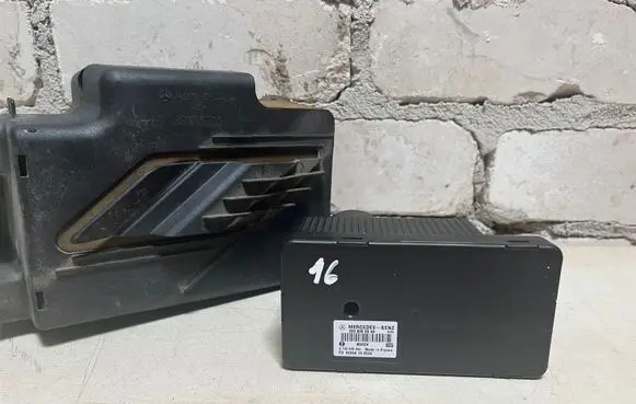 Mercedes-Benz E W211 Vacuum pump A2038000048