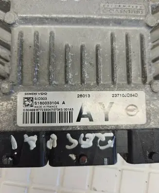 Nissan Qashqai Engine control unit/module 23710JD54D S180333104A
