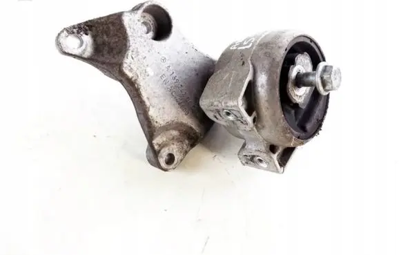 Mercedes-Benz A W169 Engine mount bracket