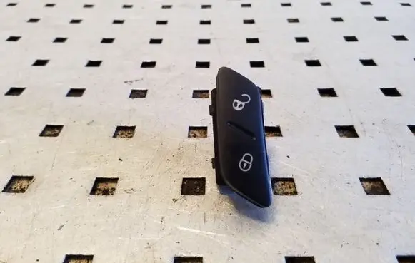Volkswagen Scirocco Central locking switch button 1Q0962126B