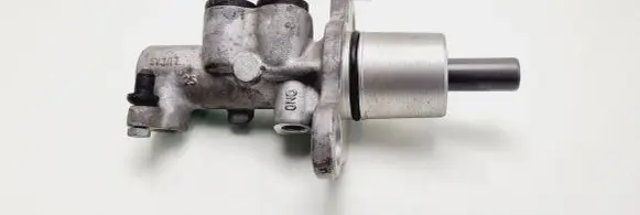 Volkswagen PASSAT B5 Master brake cylinder 2435ALTUR