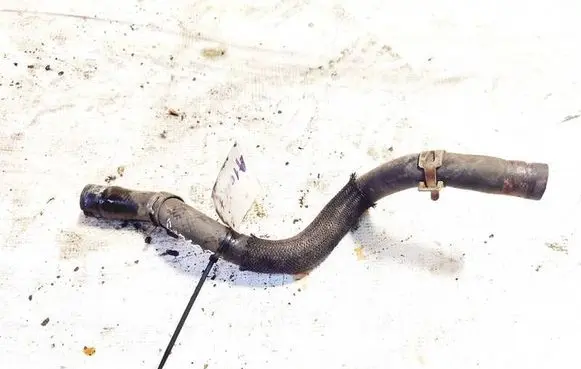 Engine coolant pipe/hose