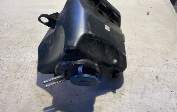 Mercedes-Benz S W222 Windshield washer fluid reservoir/tank A2228690420