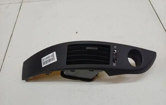 Toyota Corolla Verso AR10 Dash center air vent grill 5568064020