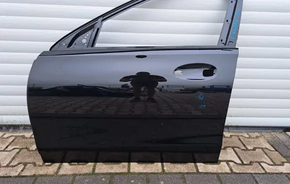 Mercedes-Benz C W206 Front door