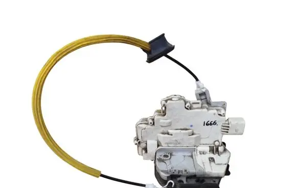 Audi A6 S6 C5 4B Rear door lock 4F0839016