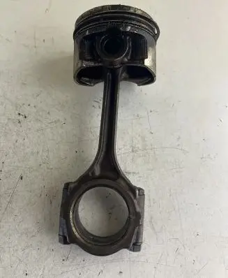 Honda Civic Piston with connecting rod