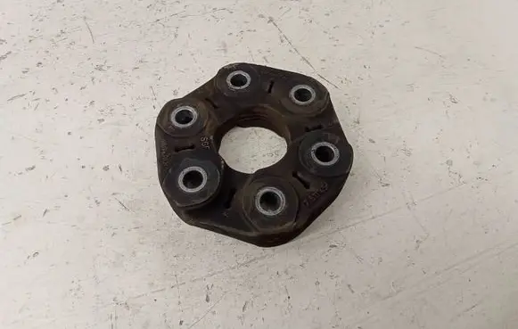 BMW 1 E82 E88 Rear prop shaft donut coupling/joint 7511454
