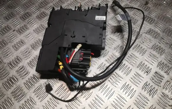 Mercedes-Benz E A207 Fuse box set 2075402750 A2075402750