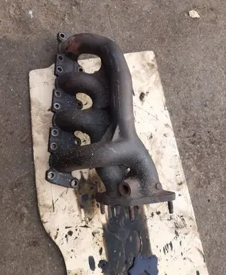 Audi A4 S4 B5 8D Exhaust manifold 058253033