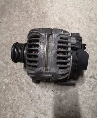 Volkswagen PASSAT B6 Generator/alternator 06F903023J