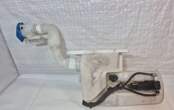 Windshield washer fluid reservoir/tank